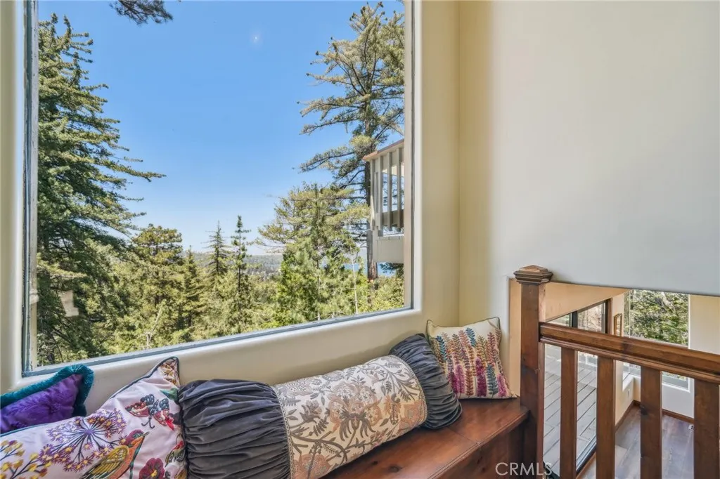 551 Raccoon Court, Lake Arrowhead, California 92352 home-pic-12