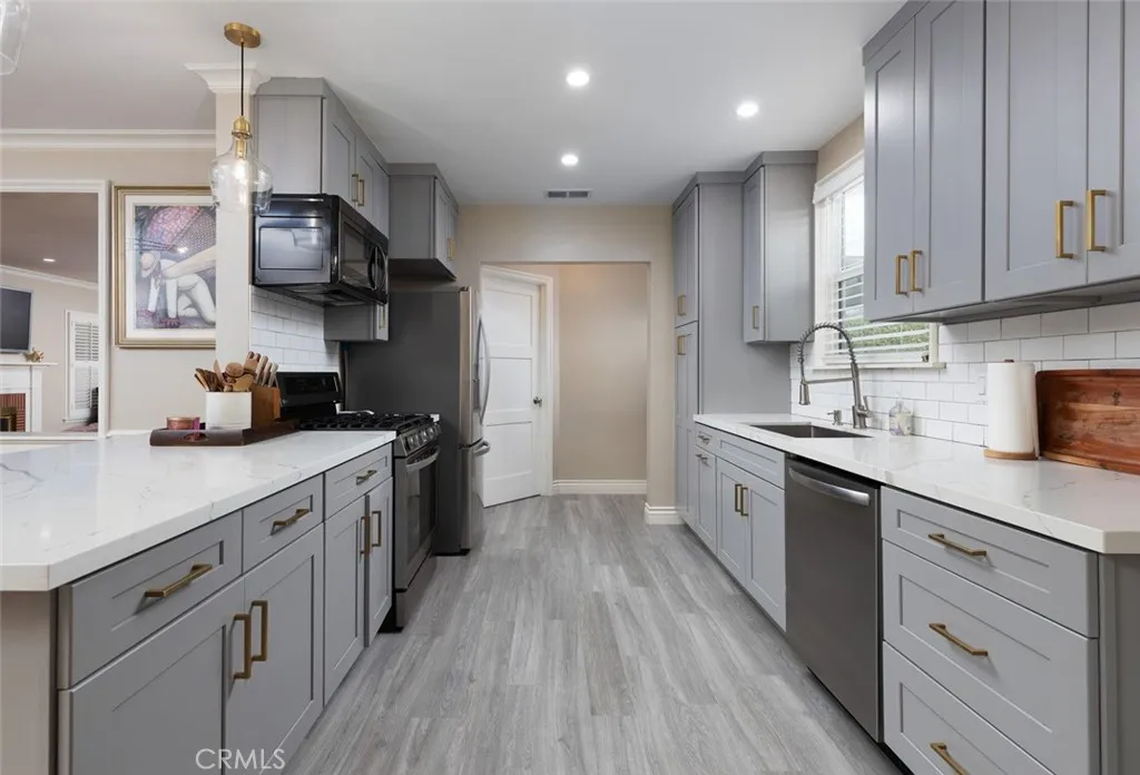 1030 W 19th Street, Santa Ana, California 92706 home-pic-13