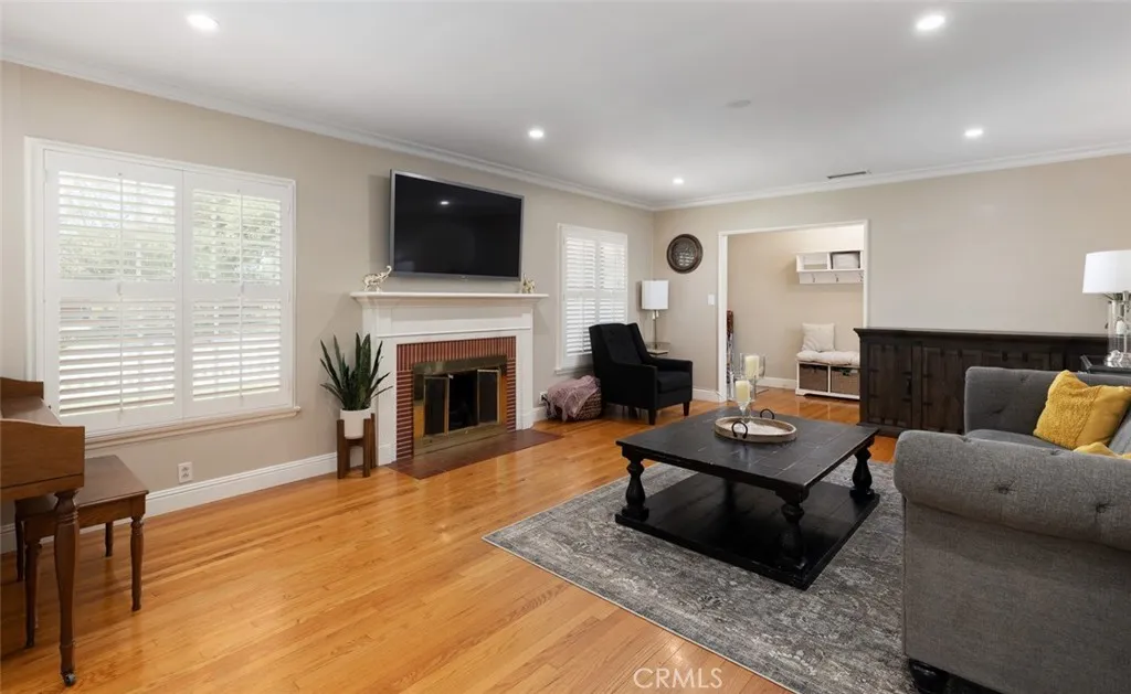1030 W 19th Street, Santa Ana, California 92706 home-pic-8