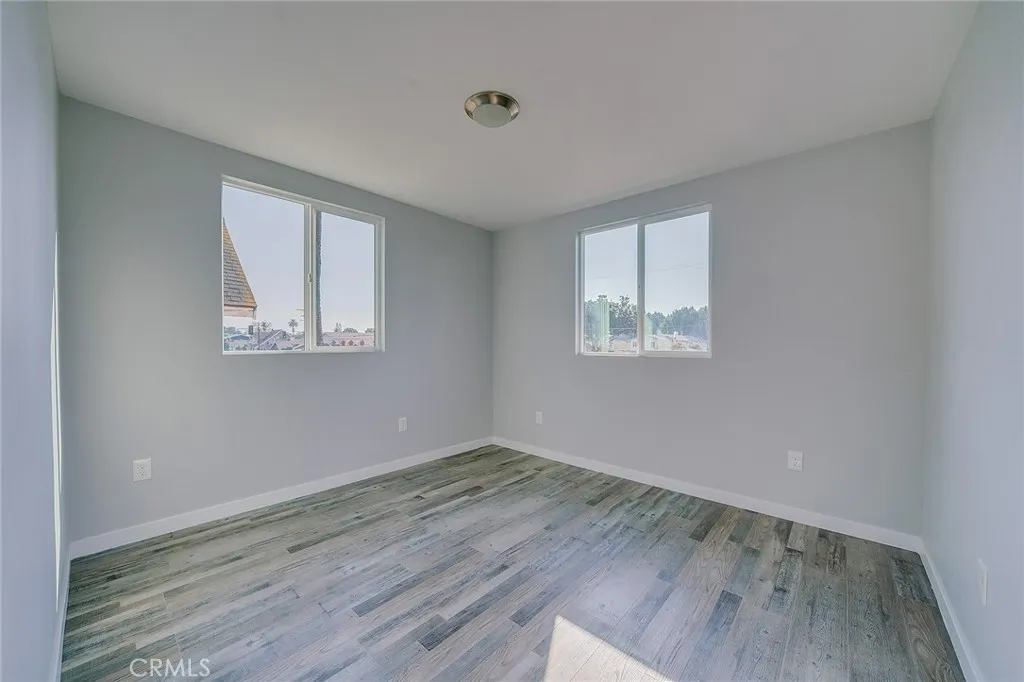 1348 W 41st Place, Los Angeles, California 90037 home-pic-49