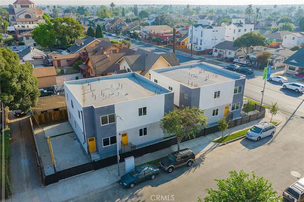 1348 W 41st Place, Los Angeles, California 90037 home-pic-35