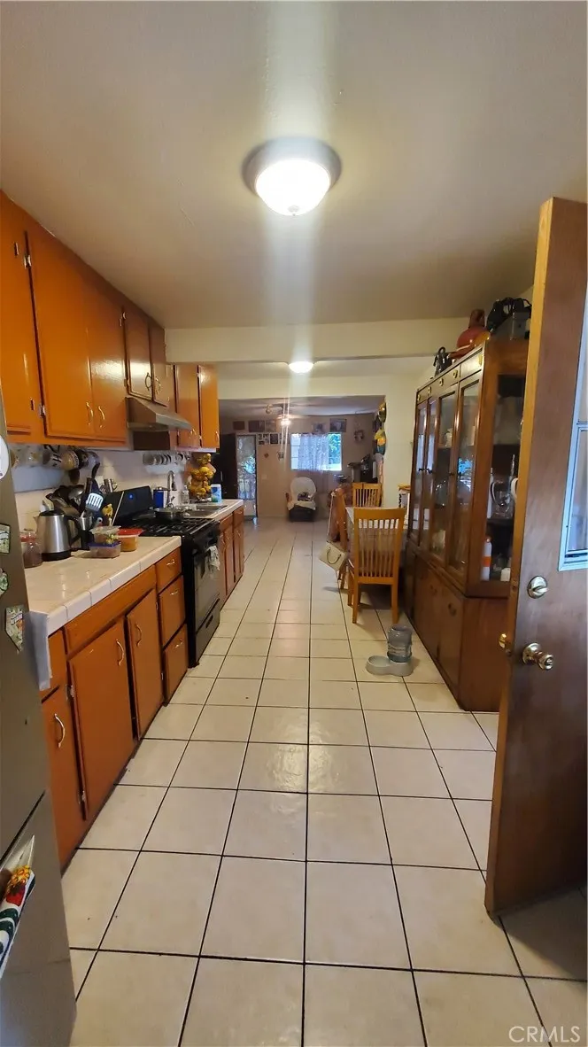 6300 Holmes Avenue, Los Angeles, California 90001 home-pic-6