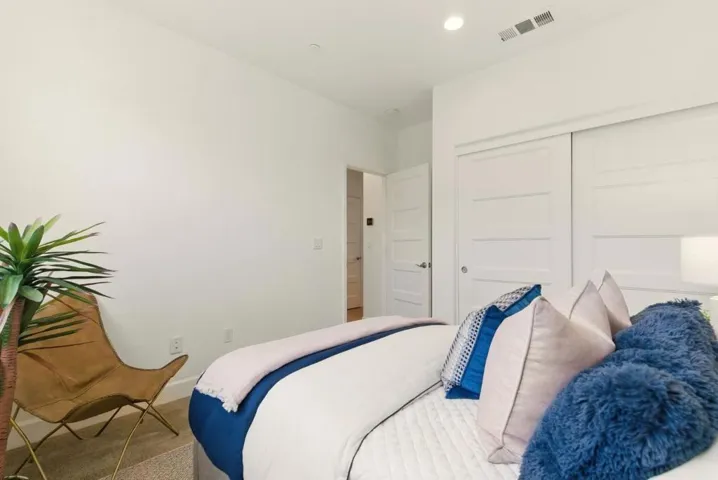 1033 Gabbiano Lane 3, San Jose, California 95131
