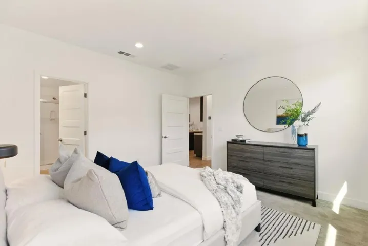 1033 Gabbiano Lane 3, San Jose, California 95131