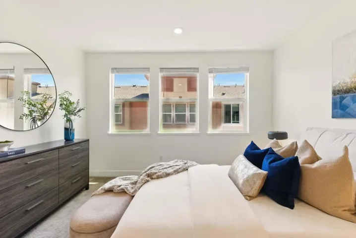 1033 Gabbiano Lane 3, San Jose, California 95131