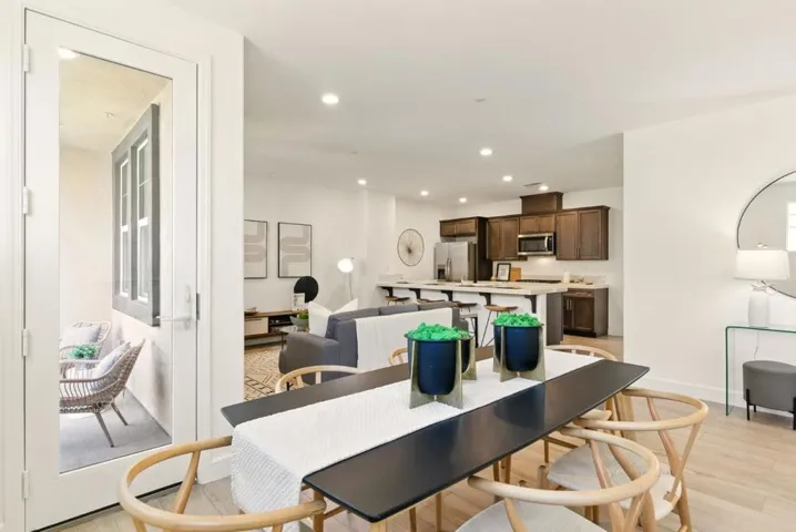 1033 Gabbiano Lane 3, San Jose, California 95131