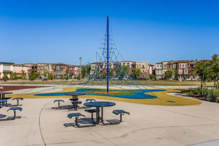 1033 Gabbiano Lane 3, San Jose, California 95131