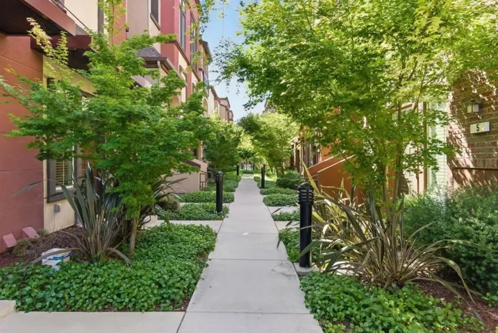 1033 Gabbiano Lane 3, San Jose, California 95131