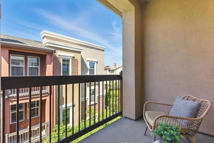 1033 Gabbiano Lane 3, San Jose, California 95131