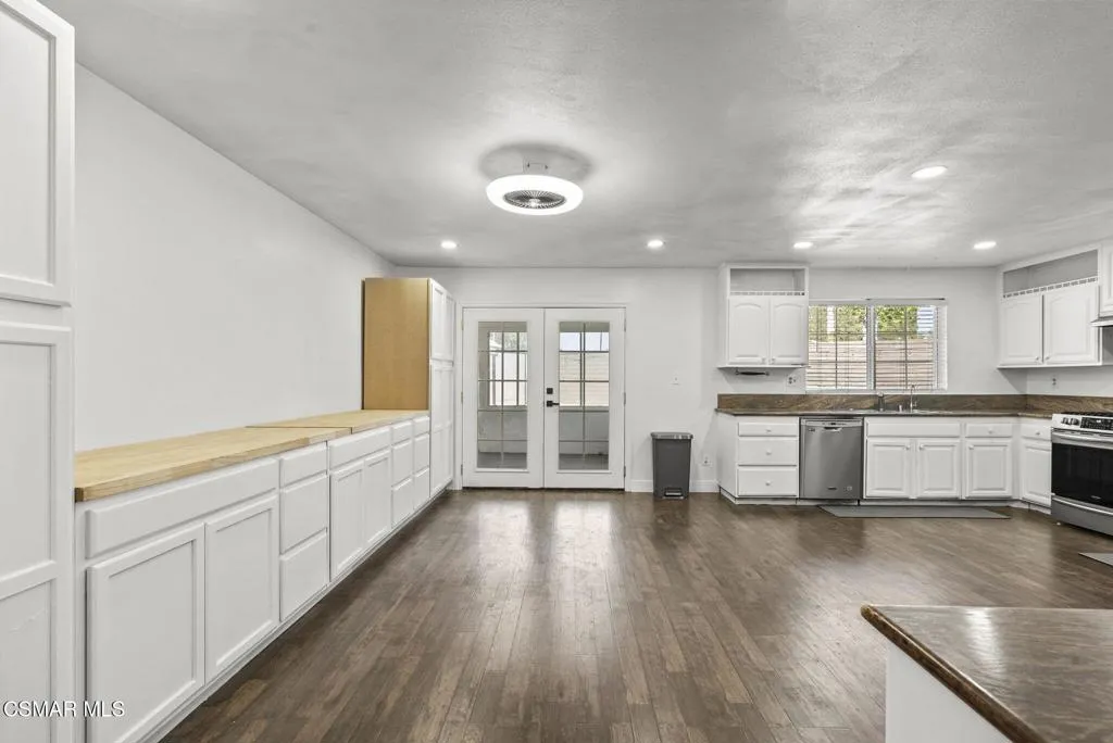 459 Mark Drive, Simi Valley, California 93065 home-pic-11