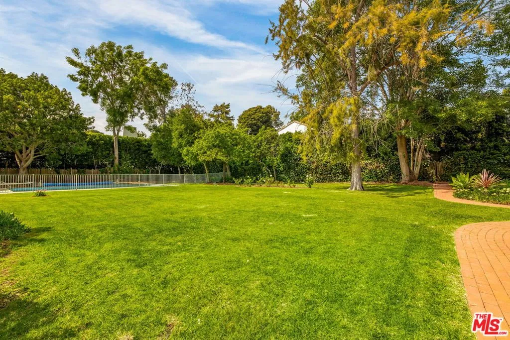 1639 Mandeville Canyon Road, Los Angeles, California 90049 home-pic-7