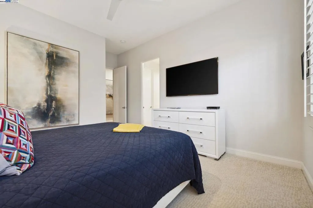 351 Tomahawk Dr, Palm Desert, California 92211 home-pic-33