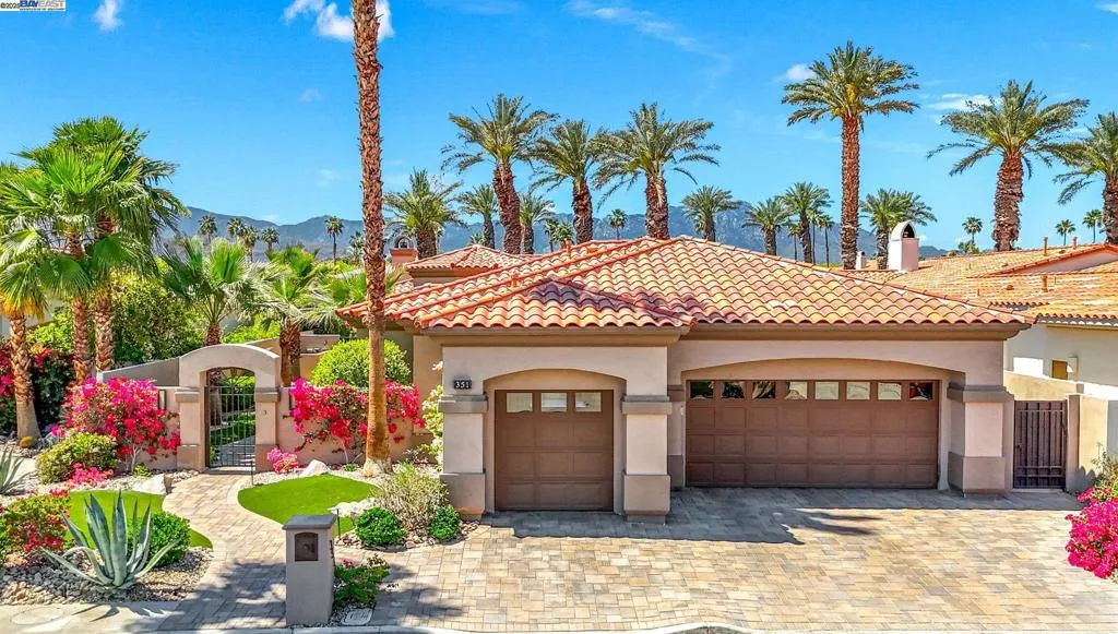 351 Tomahawk Dr, Palm Desert, California 92211 home-pic-1
