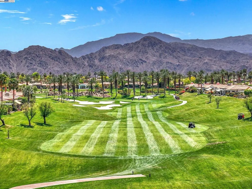 351 Tomahawk Dr, Palm Desert, California 92211 home-pic-53