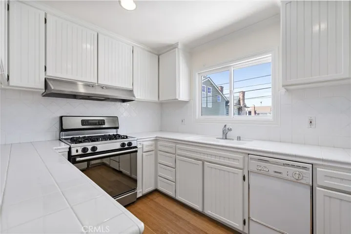 327 Amethyst Avenue, Newport Beach, California 92662