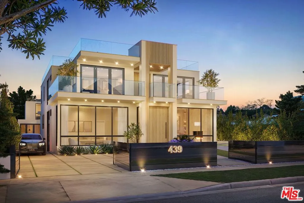 439 21st Street, Santa Monica, California 90402, 7 Bedrooms Bedrooms, ,8 BathroomsBathrooms,Residential,For Sale,21st,25541291