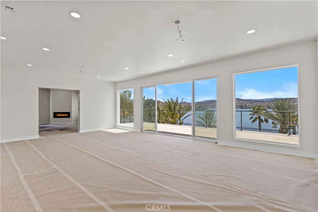 22262 San Joaquin Drive W, Canyon Lake, California 92587 home-pic-9