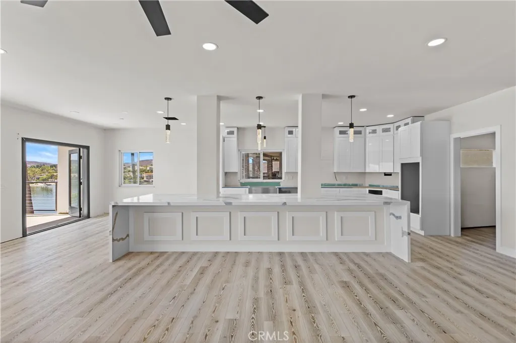 22262 San Joaquin Drive W, Canyon Lake, California 92587 home-pic-6