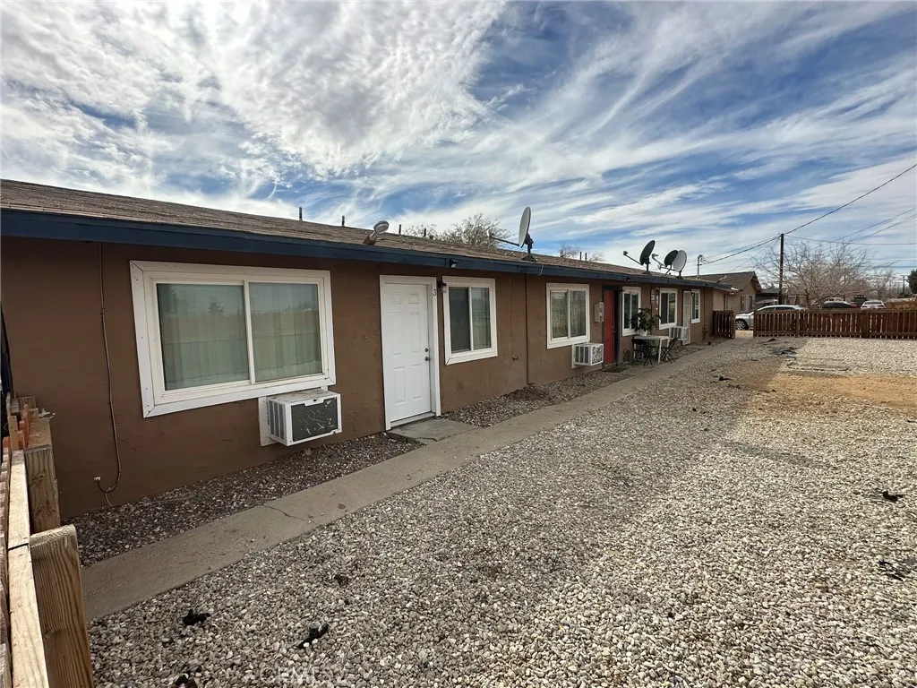 11895 White Avenue, Adelanto, California 92301 home-pic-4