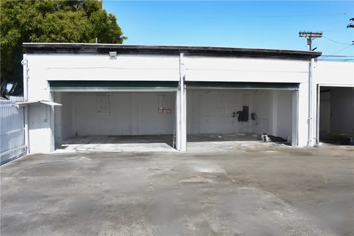 6400 S Broadway, Los Angeles, California 90003