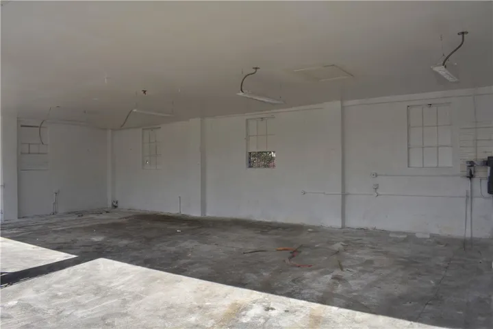 6400 S Broadway, Los Angeles, California 90003