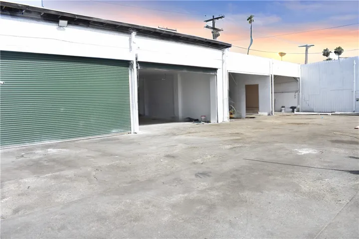 6400 S Broadway, Los Angeles, California 90003