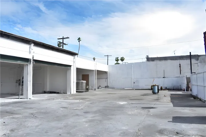 6400 S Broadway, Los Angeles, California 90003