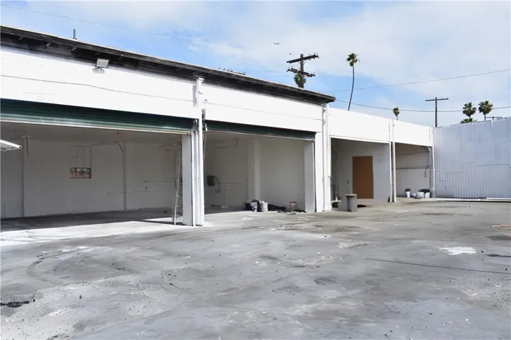 6400 S Broadway, Los Angeles, California 90003