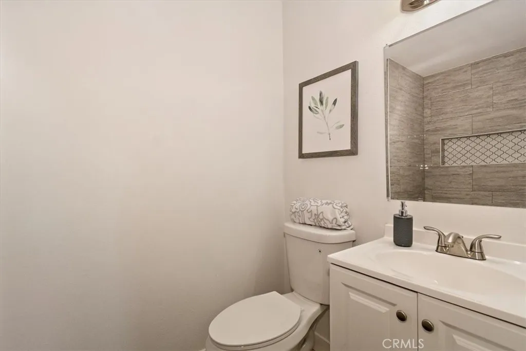 9255 Fortuna Avenue, Yucca Valley, California 92284 home-pic-21