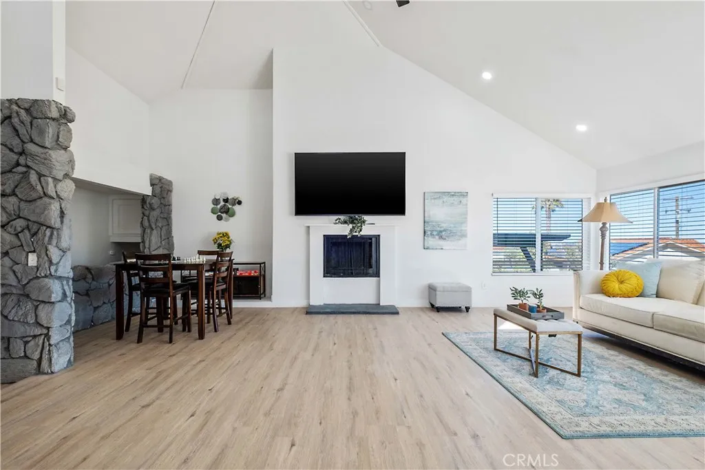 9255 Fortuna Avenue, Yucca Valley, California 92284 home-pic-44