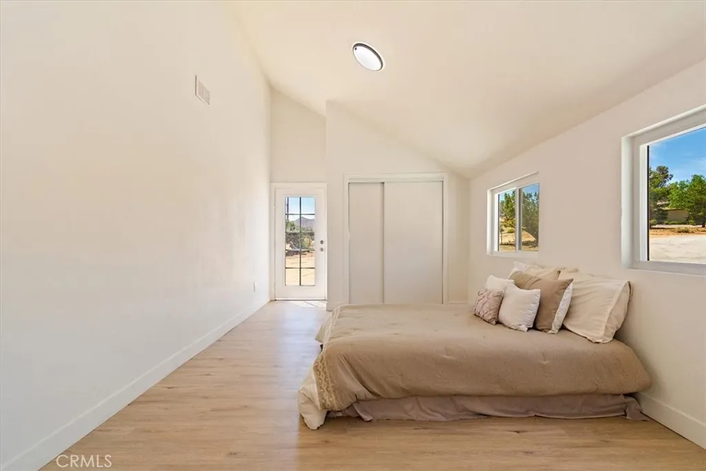 9255 Fortuna Avenue, Yucca Valley, California 92284 home-pic-30