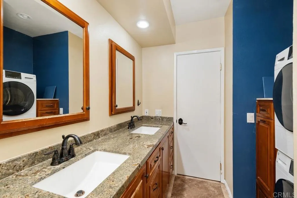 356 S Miraleste Drive 327, San Pedro, California 90732 home-pic-16