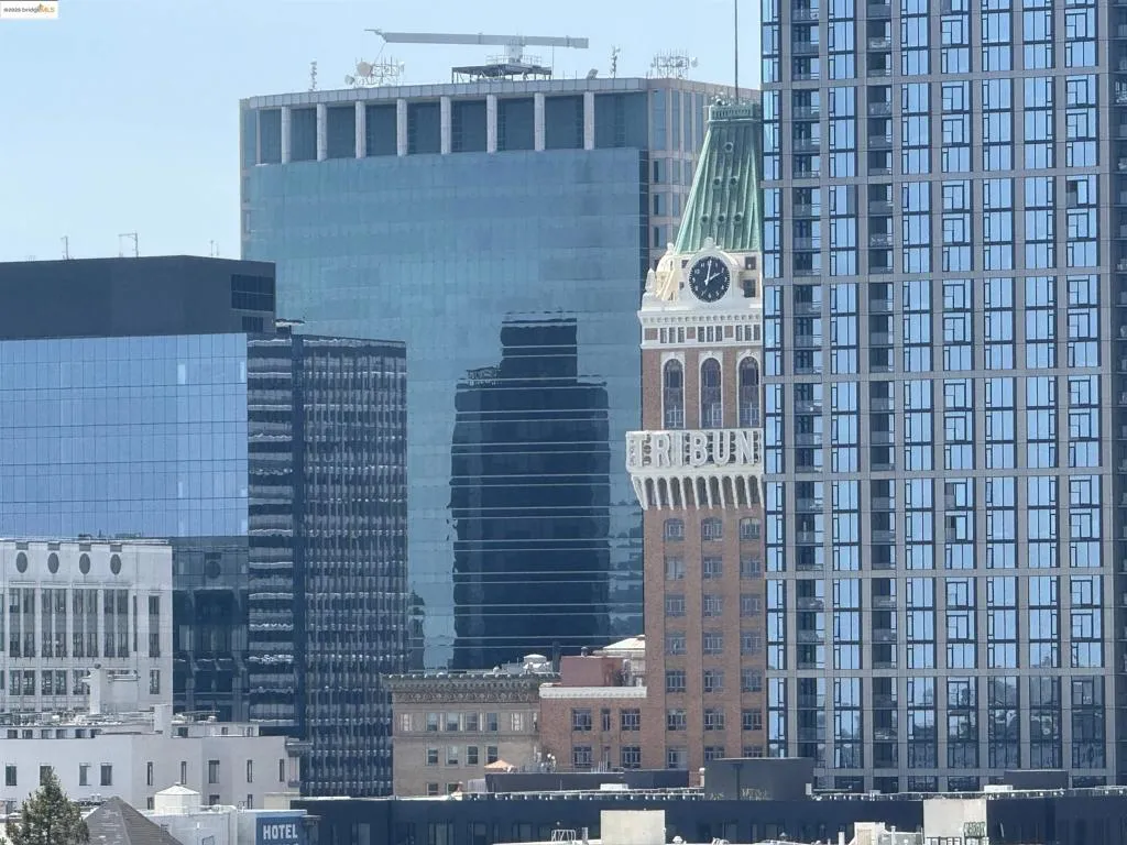 1555 Lakeside Dr, Oakland, California 94612 home-pic-31