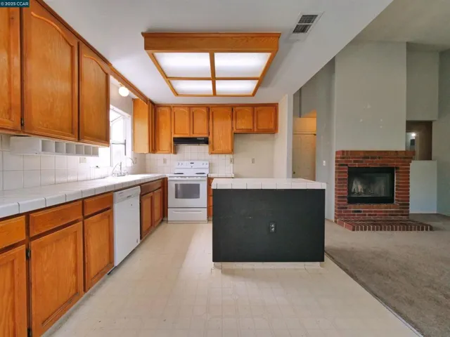4301 Castle Cary Lane, Salida, California 95368