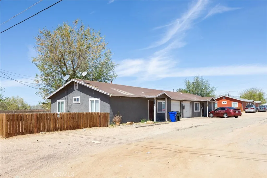 12023 Chamberlaine Way, Adelanto, California 92301 home-pic-11