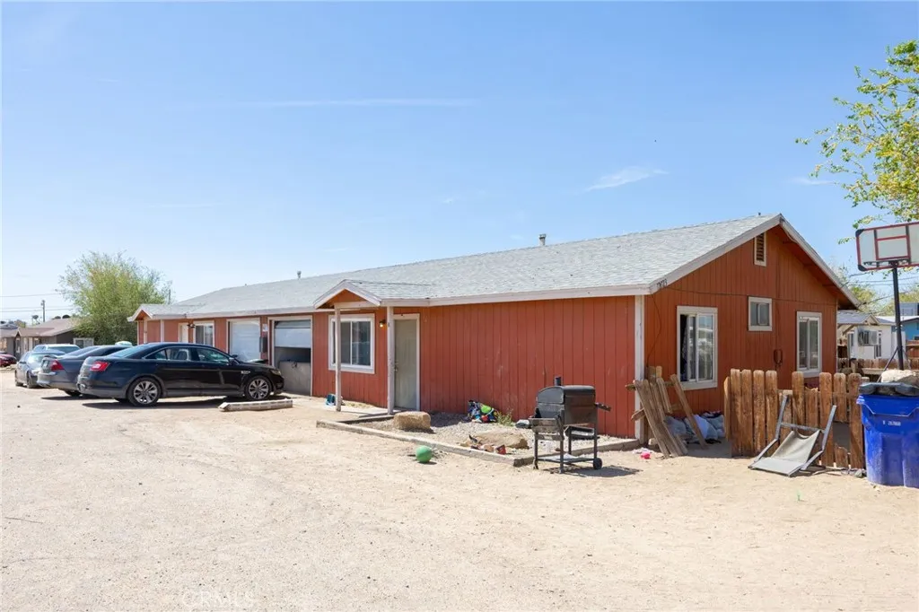 12023 Chamberlaine Way, Adelanto, California 92301 home-pic-18