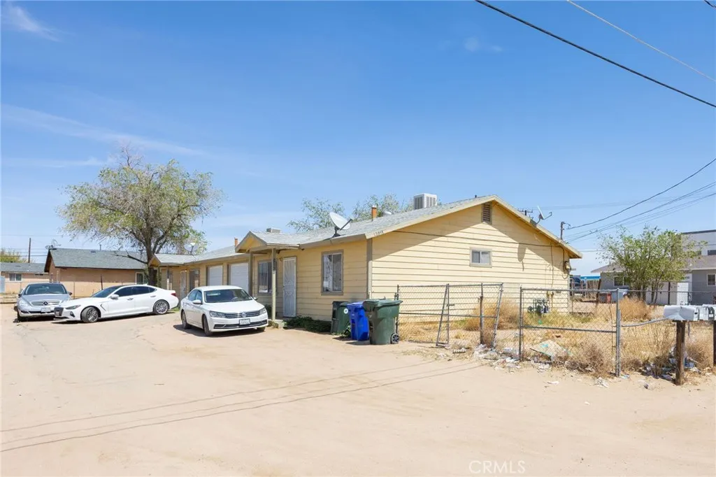 12023 Chamberlaine Way, Adelanto, California 92301 home-pic-9
