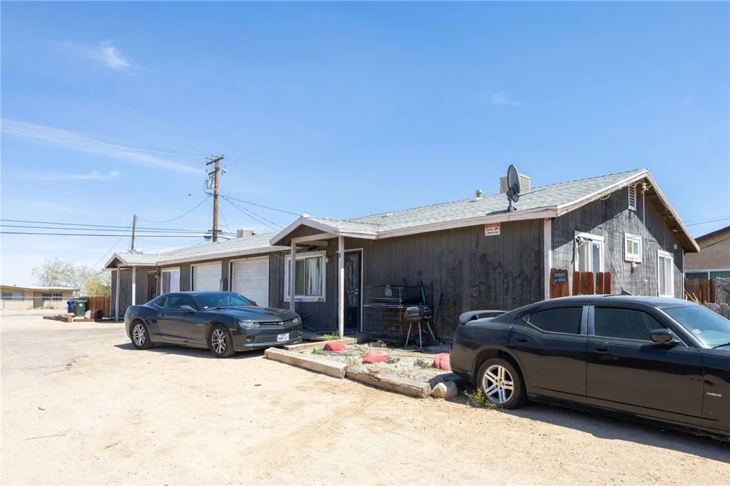 12023 Chamberlaine Way, Adelanto, California 92301 home-pic-15
