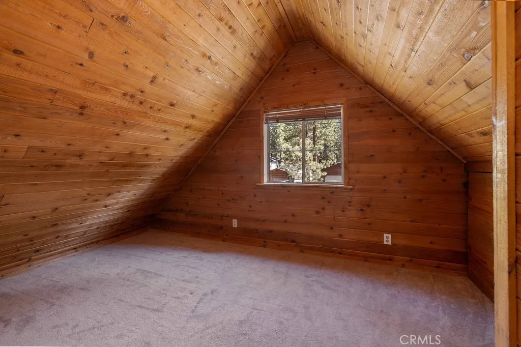 817 E Mountain View Boulevard, Big Bear City, California 92314 home-pic-23