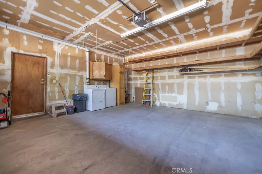 817 E Mountain View Boulevard, Big Bear City, California 92314 home-pic-31