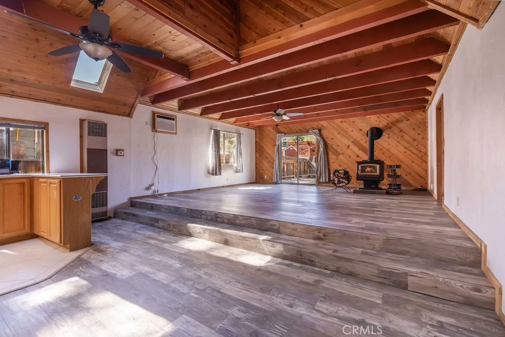 817 E Mountain View Boulevard, Big Bear City, California 92314 home-pic-6