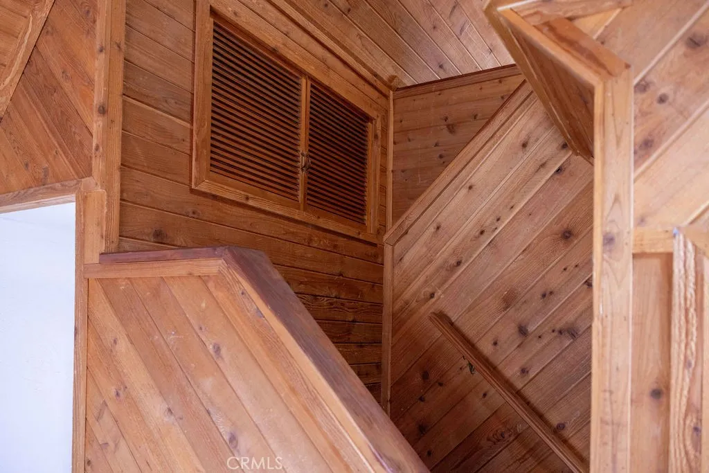 817 E Mountain View Boulevard, Big Bear City, California 92314 home-pic-21