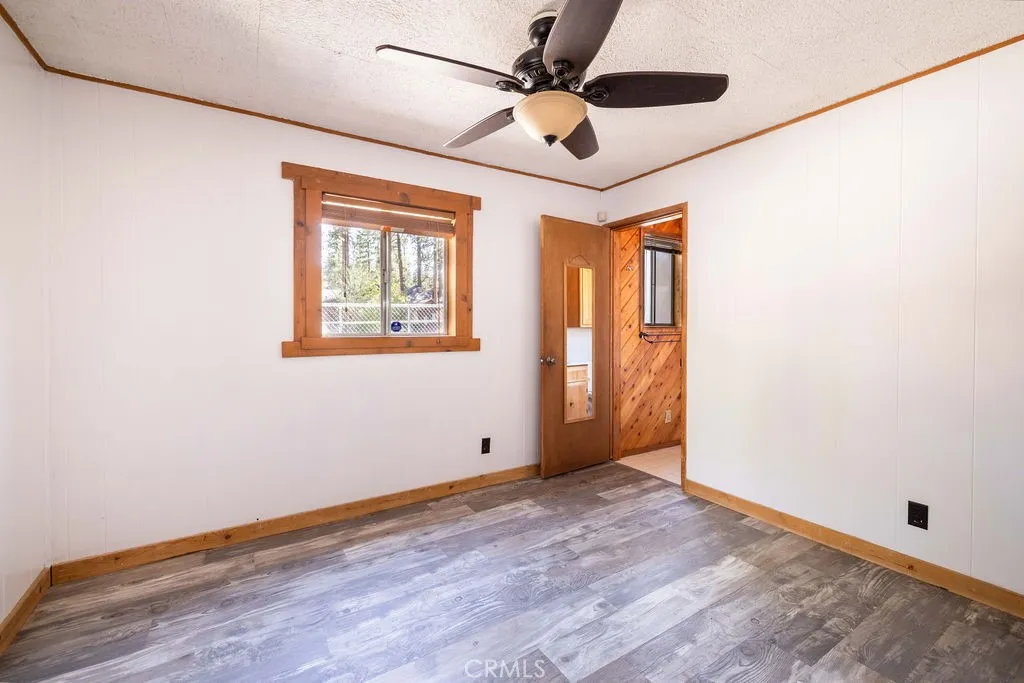 817 E Mountain View Boulevard, Big Bear City, California 92314 home-pic-16