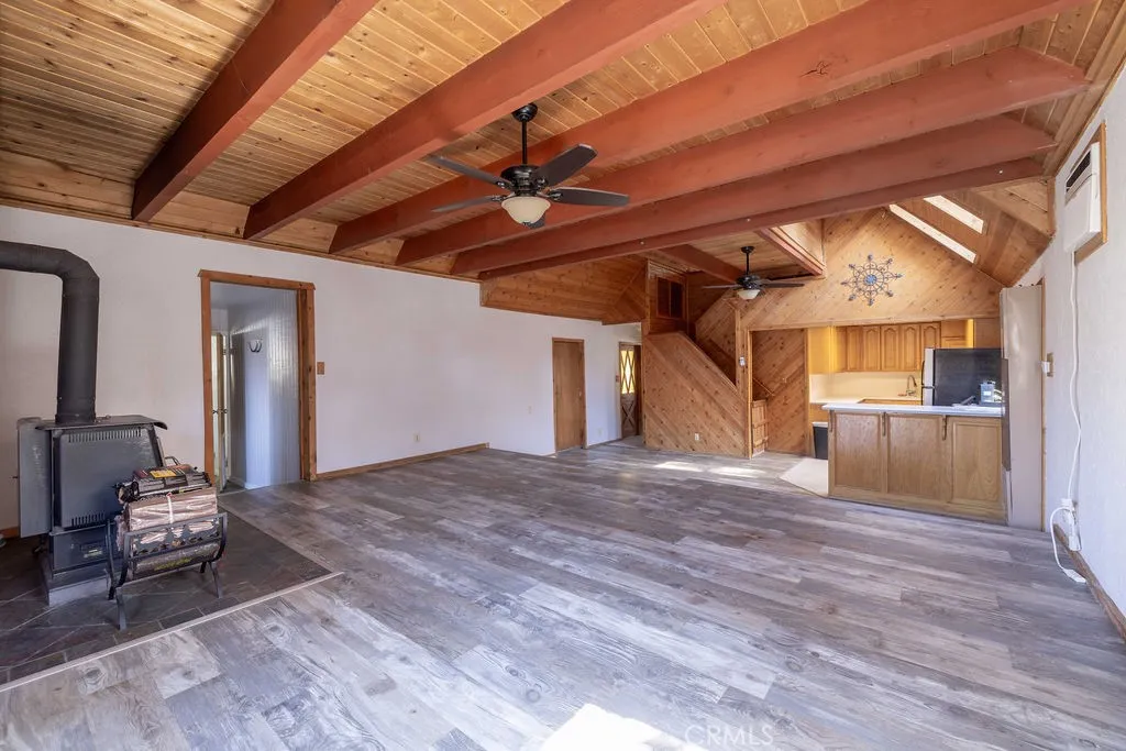 817 E Mountain View Boulevard, Big Bear City, California 92314 home-pic-4