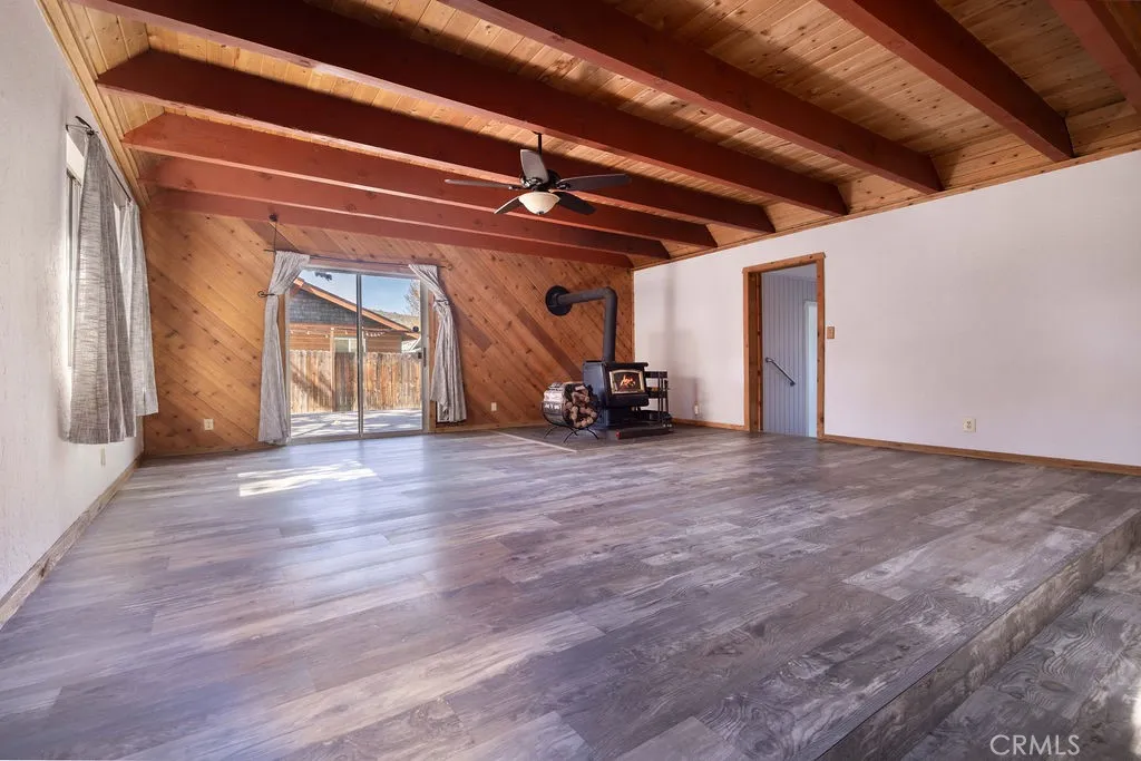 817 E Mountain View Boulevard, Big Bear City, California 92314 home-pic-11