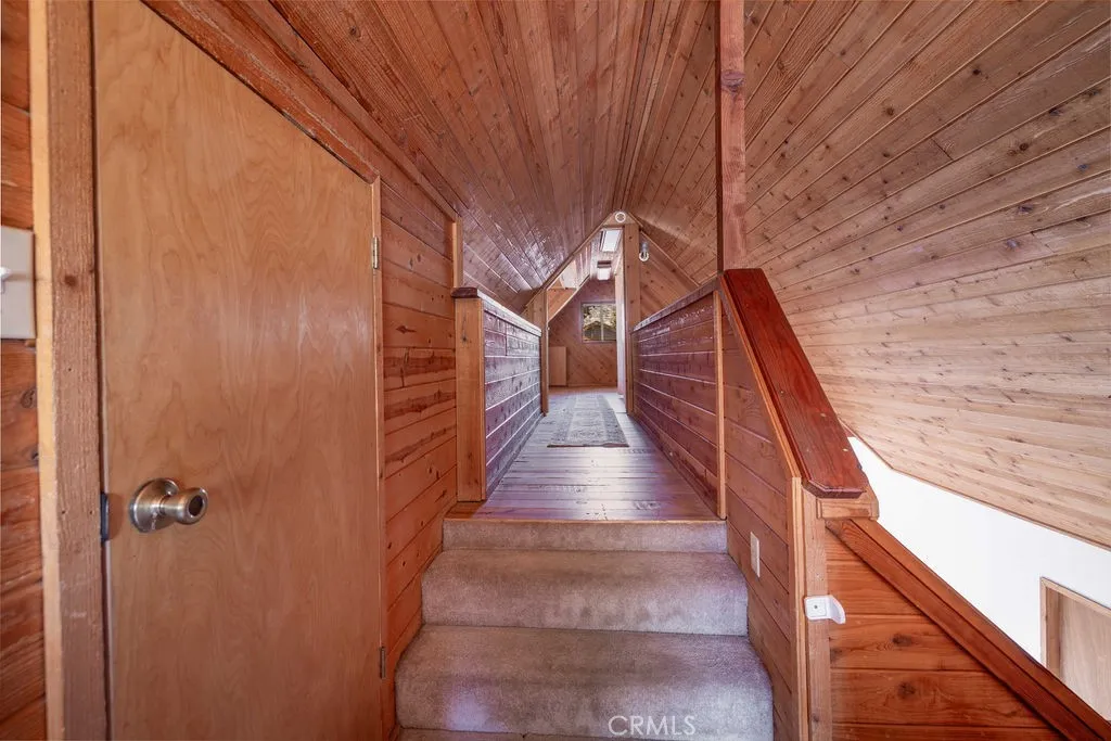 817 E Mountain View Boulevard, Big Bear City, California 92314 home-pic-25
