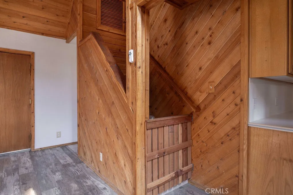 817 E Mountain View Boulevard, Big Bear City, California 92314 home-pic-20