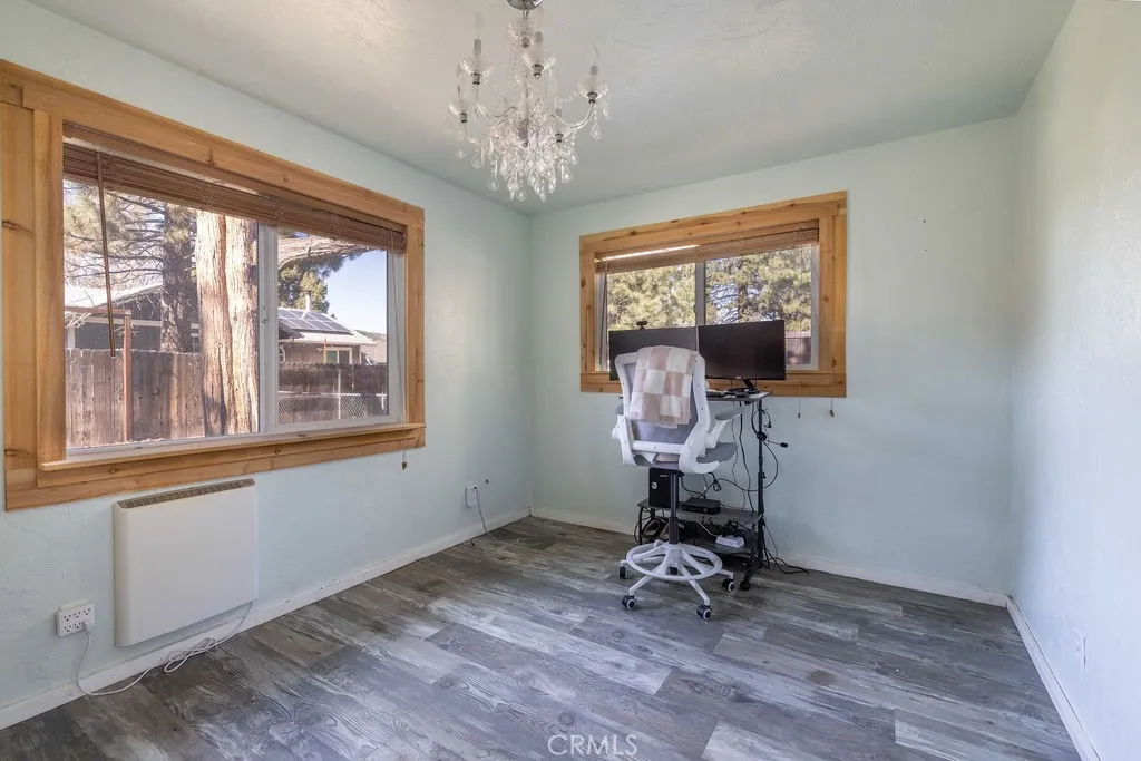 817 E Mountain View Boulevard, Big Bear City, California 92314 home-pic-12