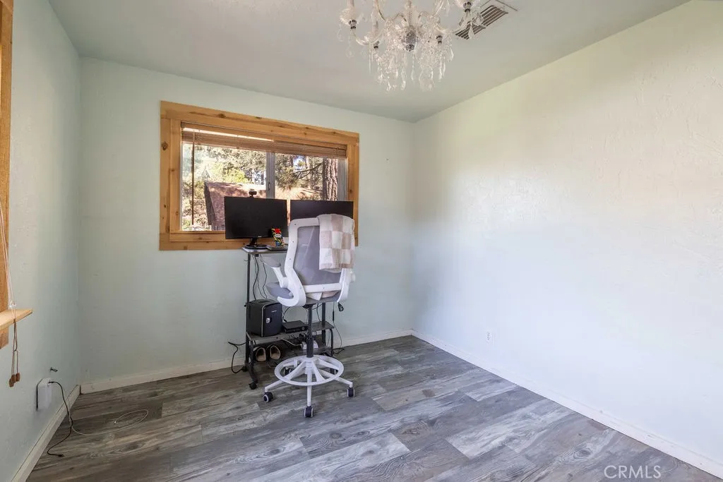 817 E Mountain View Boulevard, Big Bear City, California 92314 home-pic-13