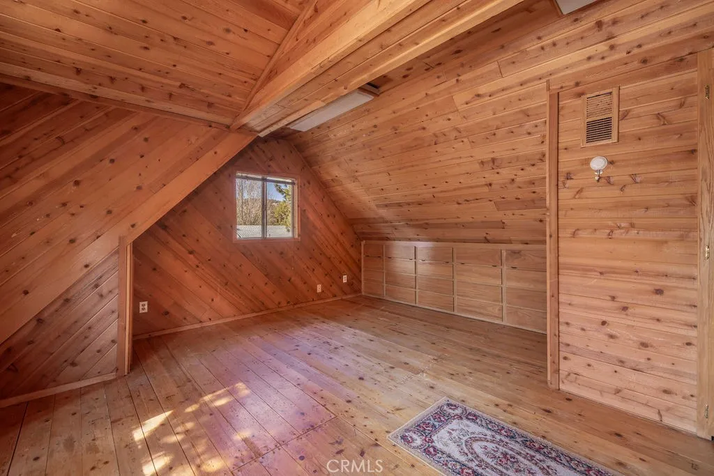 817 E Mountain View Boulevard, Big Bear City, California 92314 home-pic-26